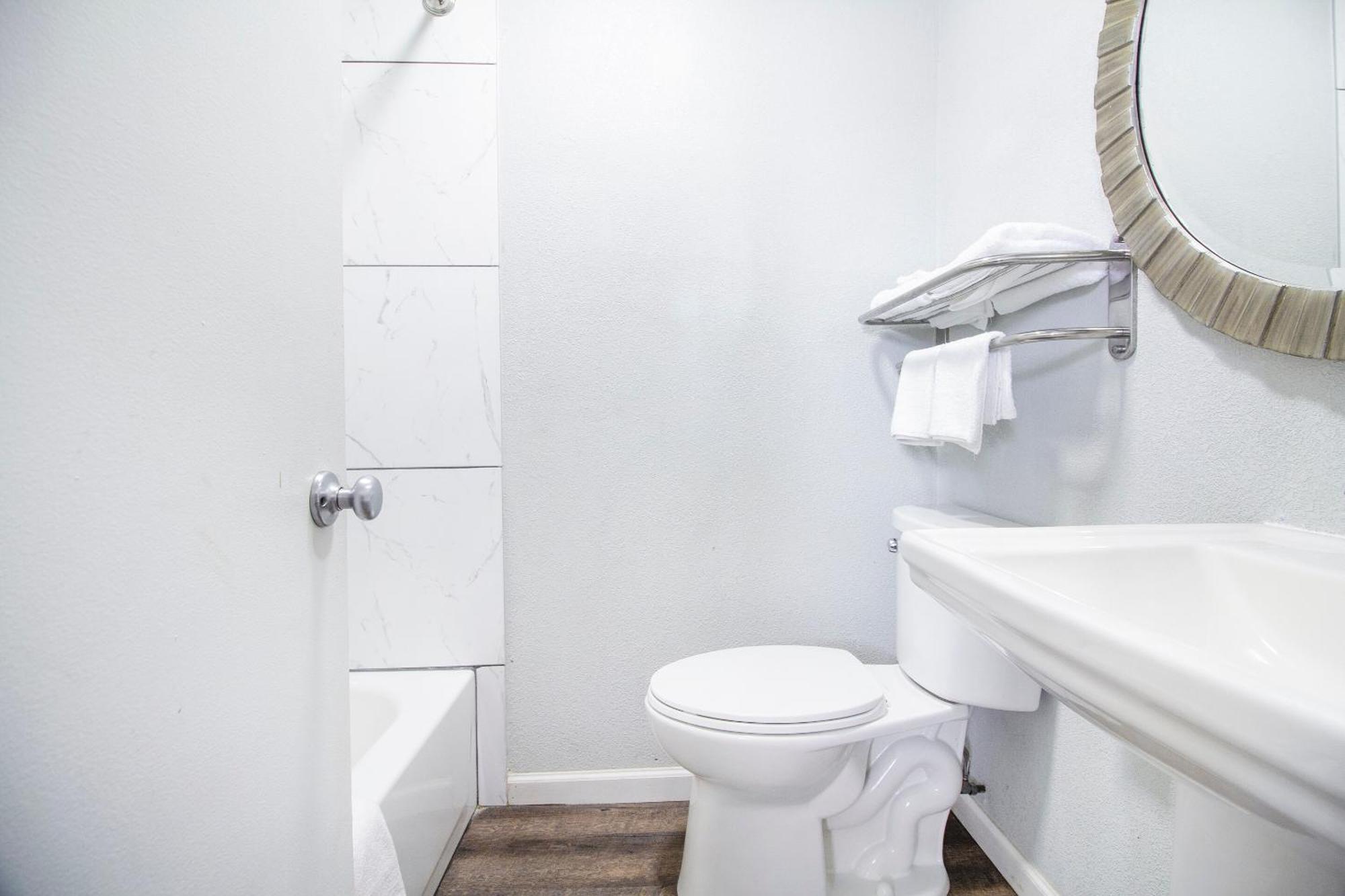 Oyo Hotel Mcalester Ok S Main St 외부 사진